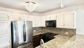 555 Hahaione St Honolulu - Rental - photo 4 of 25