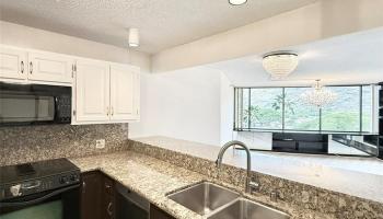 555 Hahaione St Honolulu - Rental - photo 5 of 25