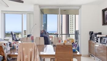 Keauhou Place condo # 1305, Honolulu, Hawaii - photo 6 of 25