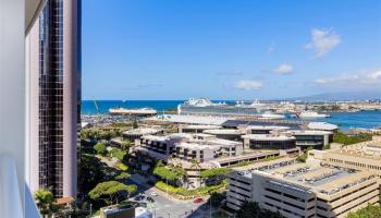 Keauhou Place condo # 1811, Honolulu, Hawaii - photo 3 of 20