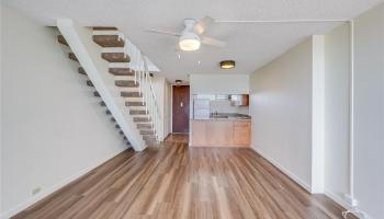 Ala Wai Plaza Skyrise condo # 1706, Honolulu, Hawaii - photo 3 of 12