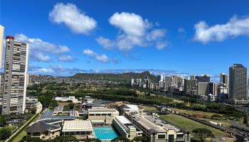555 University Ave Honolulu - Rental - photo 2 of 13