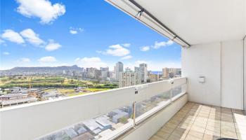 Ala Wai Plaza Skyrise condo # 2700, Honolulu, Hawaii - photo 4 of 25