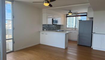 555 University Ave Honolulu - Rental - photo 4 of 22