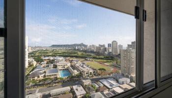 555 University Ave Honolulu - Rental - photo 6 of 18