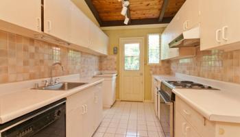 5572 Pia St Niu Valley, Diamond Head home - photo 4 of 10