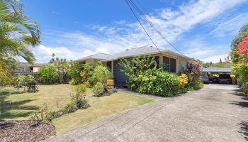 558 Hooulu Street Coconut Grove, Kailua home - photo 1 of 25 558 Hooulu Street Coconut Grove, Kailua home - photo 1 of 25