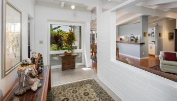 5645  Kawaikui Street Niu Valley, Diamond Head home - photo 2 of 19