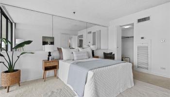 Royal Iolani condo # 504, Honolulu, Hawaii - photo 4 of 4