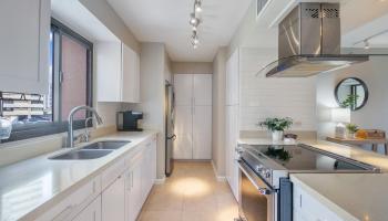Royal Iolani condo # 501, Honolulu, Hawaii - photo 2 of 20