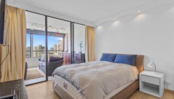 Royal Iolani condo # DH/2807, Honolulu, Hawaii - photo 4 of 25