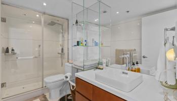 Royal Iolani condo # DH/2807, Honolulu, Hawaii - photo 5 of 25