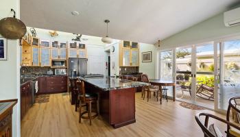 589  Iana Street Enchanted Lake, Kailua home - photo 4 of 25