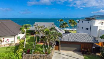 592  Kaimalino Street Kaimalino, Kailua home - photo 2 of 25