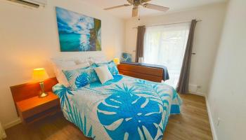 607  Kealahou Street Kalama Valley, Hawaii Kai home - photo 3 of 22