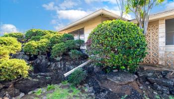619  Oneawa Street Coconut Grove, Kailua home - photo 2 of 25