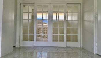 Ala Wai Manor condo # 902, Honolulu, Hawaii - photo 3 of 14