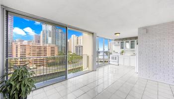 Ala Wai Manor condo # 902, Honolulu, Hawaii - photo 3 of 23
