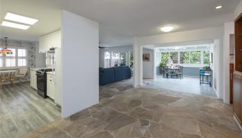 626  Papalani Street Enchanted Lake, Kailua home - photo 4 of 25