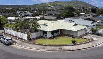 636  Kaumakani Street Luna Kai, Hawaii Kai home - photo 2 of 25