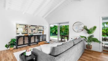 638  Keolu Drive Enchanted Lake, Kailua home - photo 2 of 25