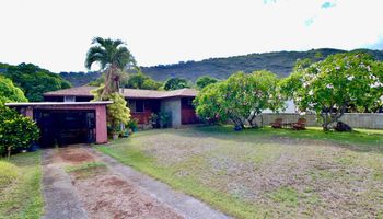 652 Lawelawe Street Aina Haina Area, Diamond Head home - photo 1 of 24 652 Lawelawe Street Aina Haina Area, Diamond Head home - photo 1 of 24
