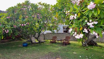 652 Lawelawe Street Aina Haina Area, Diamond Head home - photo 2 of 24 652 Lawelawe Street Aina Haina Area, Diamond Head home - photo 2 of 24