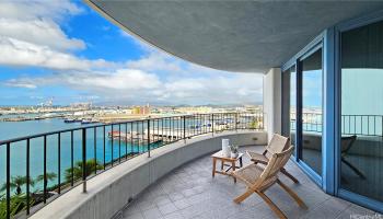 Harbor Court condo # 1703, Honolulu, Hawaii - photo 4 of 25