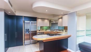 Harbor Court condo # 1704, Honolulu, Hawaii - photo 6 of 25