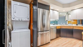 Harbor Court condo # 1903, Honolulu, Hawaii - photo 4 of 25