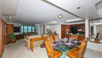 Harbor Court condo # PH3205, Honolulu, Hawaii - photo 5 of 25