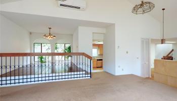 677  Hunalewa Street Kahala-puupanini, Diamond Head home - photo 2 of 25