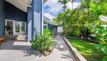 6815  Niumalu Loop Mariners Cove, Hawaii Kai home - photo 3 of 25