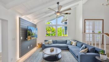 6815  Niumalu Loop Mariners Cove, Hawaii Kai home - photo 6 of 25