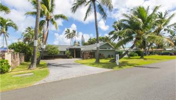 689 Milokai St Kaimalino, Kailua home - photo 3 of 25 689 Milokai St Kaimalino, Kailua home - photo 3 of 25