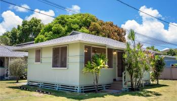 691 Kihapai Street Coconut Grove, Kailua home - photo 2 of 22 691 Kihapai Street Coconut Grove, Kailua home - photo 2 of 22