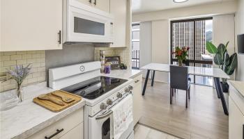 Harbor Square condo # 1704, Honolulu, Hawaii - photo 4 of 25