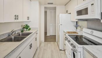 Harbor Square condo # 1704, Honolulu, Hawaii - photo 6 of 25