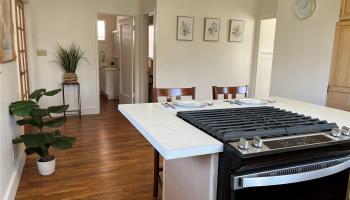 710  Hausten Street Moiliili, Honolulu home - photo 5 of 15