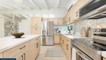 7227  Pikoni Place Koko Head Terrace, Hawaii Kai home - photo 3 of 25