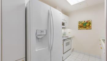 Imperial Plaza condo # 3405, Honolulu, Hawaii - photo 4 of 25