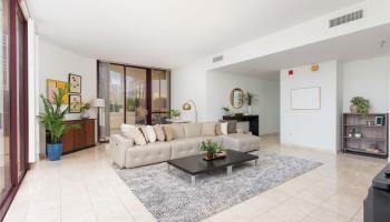 725 Kapiolani Blvd townhouse # 617, Honolulu, Hawaii - photo 3 of 18