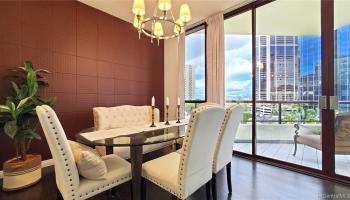 Imperial Plaza condo # 817, Honolulu, Hawaii - photo 3 of 25 Imperial Plaza condo # 817, Honolulu, Hawaii - photo 3 of 25
