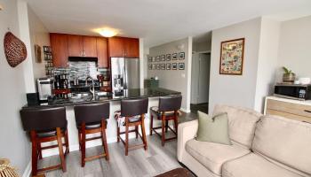 Piikoi Plaza condo # 1106, Honolulu, Hawaii - photo 5 of 25