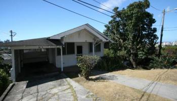 739 N Judd St Liliha, Honolulu home - photo 4 of 7 739 N Judd St Liliha, Honolulu home - photo 4 of 7
