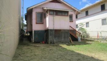 742 Bannister St Kapalama, Honolulu home - photo 4 of 10