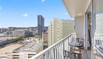 Holiday Village condo # 1702, Honolulu, Hawaii - photo 3 of 25