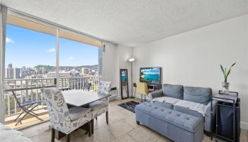 Holiday Village condo # 1702, Honolulu, Hawaii - photo 4 of 25