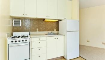 Holiday Village condo #609, Honolulu, Hawaii - photo 3 of 14 Holiday Village condo #609, Honolulu, Hawaii - photo 3 of 14