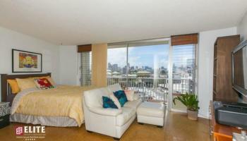 Holiday Village condo # 802, Honolulu, Hawaii - photo 4 of 22 Holiday Village condo # 802, Honolulu, Hawaii - photo 4 of 22